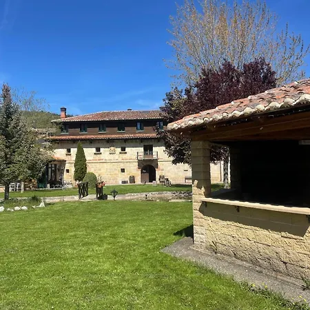 Hotell Hotel-posada Fuentes Carrionas 3*