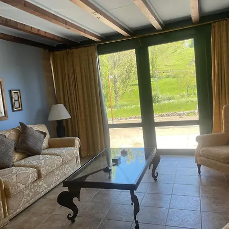 Hotell Hotel-posada Fuentes Carrionas 3*