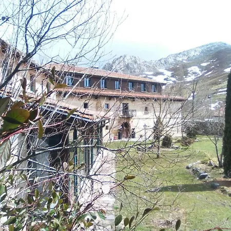 Hotel-posada Fuentes Carrionas Szálloda 3*